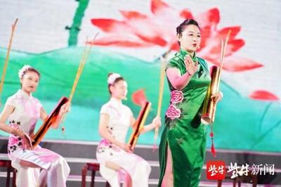 讓非遺“活”起來！鹽城非遺購物節(jié)東臺(tái)西溪盛大開啟，麥秸畫綻放時(shí)代光彩